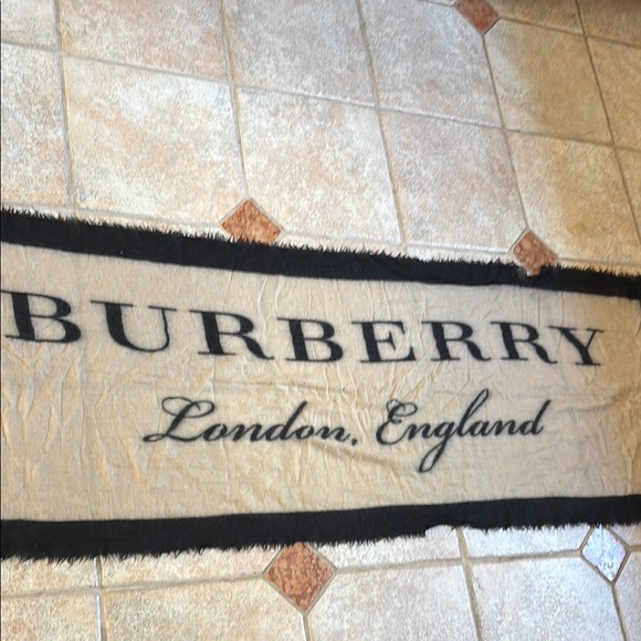 Burberry London England Cashmere Logo Beige Black Scarf Wrap - Picture 1 of 12